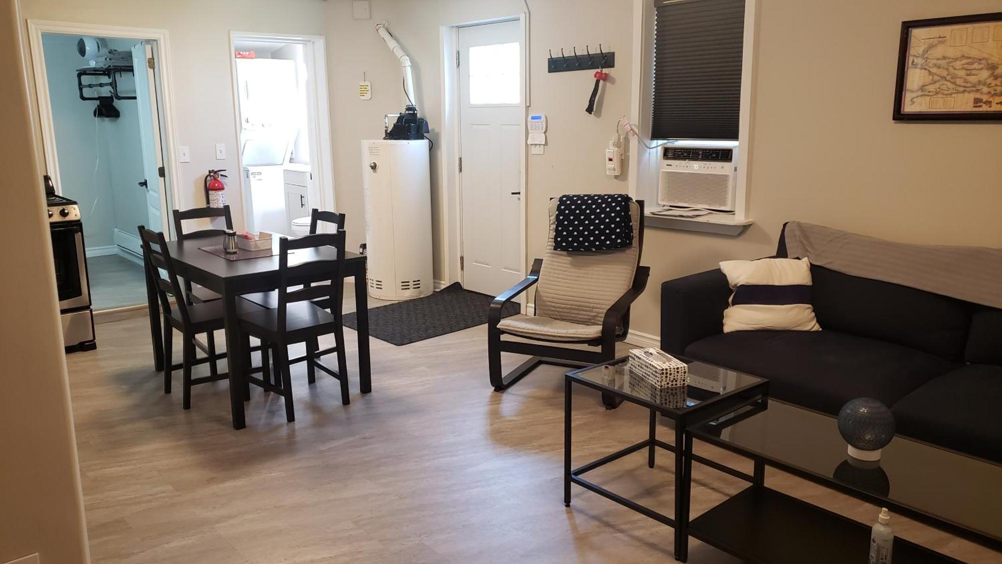 Cozy Home On A Quiet Street Minutes To Dt Kingston Exterior photo
